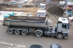 MB ACTROS 2044 Sattelkipper am 23.12.13 Berlin-Pankow.