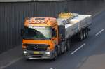 MB ACTROS V8 2581 Zugmaschine mit flachem Langauflieger der Fa.