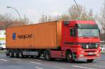 Mb ACTROS 1840 mit Containertr�gerauflieger auf dem Weg zum Berliner Westhafen, 20.04.12