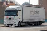 Ein neuer MB ACTROS 1845 mit Megatrailer Auflieger der Fa.