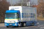MB ACTROS mit den typisch großräumigen Aufliegern der Fa.