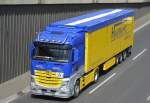 Farblich sehr schöner MB NEW ACTROS Sattelzug der Sped.