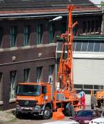 Ein MB ACTROS mit Spezialaufbau eines Bohrsystems der Fa.