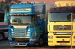 Pr�chtiger SCANIA mit Kastenaufbau (Fa. VERMOLEN - Schaustellerbetrieb) neben einem MAN LKW abgestellt auf dem Berliner Weihnachtsrummel Gel�nde am ALEXA Berlin Alexanderplatz, 12.11.11