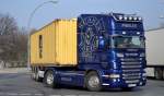 PHIELER TRANSPORTE mit iher SCANIA R560 Zugmaschine mit Containerträgerauflieger Richtung Berliner Westhafen am 14.03.14 Berlin-Beusselstr.