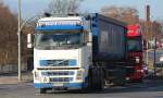 Ein VOLVO FH12 430 PS Sattelkipper der Fa.