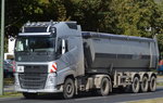 Ein VOLVO FH 500 Sattelkipper der Fa.