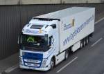 Moderne VOLVO FH 480 Zugmaschine mit Kühlthermoauflieger der Sped.
