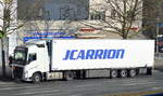 Polnischer Sattelzug mit VOLVO FH 500 Zugmaschine mit Kühlthermo-Trailer der Fa.
