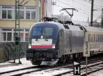 Eine weitere MRCE DISPO die schon l�nger in DB Diensten steht, ES 64 U2-001 (91 80 6182 501-7 D-DISPO, Bj.2001), mit dem Berlin-Warschau-Express Wagengespann Richtung Berlin-Gesundbrunnen unterwegs,