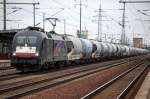 Standardleistung mit MRCE Dispolok der EGP ES 64 U2-002 (91 80 6182 502-5 D-DISPO) und einem Leerzug Zementstaubsiloawgen am 07.02.11 Bhf.