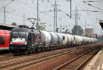 MRCE Dispolok der EGP ES 64 U2-002 (91 80 6102 502-5 D-DISPO) mit Zementstaubsilowagenzug, 17.08.11 Bhf.