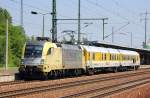 MRCE Dispolok ES 64 U2-006 angemietet von der DB Systemtechnik mit Messzug beim Kurzhalt im Bhf.