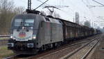 TXL mit dem leider ziemlich schmutzigen MRCE Taurus ES 64 U2-060 [NVR-Number: 91 80 6182 560-3 D-DISPO, Siemens Bj.2004]  Tag der Maueröffnung  und einem gemischten Güterzug am 30.03.17 Bf.