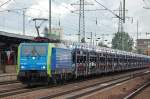 MRCE Mietlok von PKP Cargo ES64F4-802/Eu45-802 mit PKW-Transportzug (fabrikneue Fiat) am 04.09.13 Durchfahrt Bhf.
