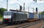MRCE Dispolok 189 201-7 (ES 64 F4-201) für ERSR mit Taschwagenzug bei der Durchfahrt Bhf.