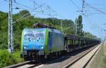 MRCE Dispolok der PKP-Cargo EU45-804/ES64F4-804 mit Leerzug PKW-Transportwagen Richtung Süden Durchfahrt Bhf.