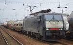 DB Cargo mit der MRCE Dispo E 189-452 und einem überschaubaren Güterzug am 14.03.17 Bf.