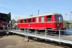 Ein sogenannter Einheits-Nebenbahntriebwagen (VT 135) in Halle betreut, es ist der ehemalige DR 186 258-0 (Rathgeber Bj.1937), der zu DDR Zeiten der Dienstwagen des Pr�sidenten der RBD Halle war, hier