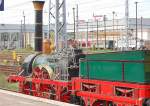 Hier noch mal aus anderer Perspektive, die Damplokomotive ADLER und ein Teil des Tenders, 01.10.10 Bhf.