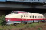 Hier der Triebkopf VTb 18.16.07 des SVT 175 des DBM N�rnberg (G�rlitz Bj.1968) beim Wendman�ver zum Schwestertriebzug, dem nicht fahrf�higen 175 016-5 am Bhf.