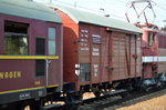 Sonderzug der Rennsteigbahn am 16.09.16 nach Berlin, die Zuglok 211 030-2 (109 030-7) der EGP mit einem historischen Güterwagen (Oppeln 1558 Ghs) am 16.09.16 Bf.
