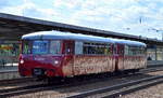 Ich denke mal die Traditionsgemeinschaft Ferkeltaxi e.V. mit den beiden Fahrzeugen VT 2.09.232´+ VT 2.09.271 auf Sonderfahrt am 06.04.17 Durchfahrt Bf. Flughafen Berlin-Schönefeld im Frontfenster stand Zinnowitz als Fahrziel.