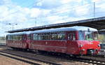 Ich denke mal die Traditionsgemeinschaft Ferkeltaxi e.V. mit den beiden Fahrzeugen VT 2.09.232´+ VT 2.09.271 auf Sonderfahrt am 06.04.17 Durchfahrt Bf. Flughafen Berlin-Schönefeld im Frontfenster stand Zinnowitz als Fahrziel.