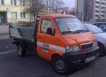 Kleintransporter (Kommunalfahrzeug) Hersteller+Typ? mit Ladefl�chenaufbau der Fa.