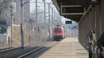 1016 014 an der Spitze einer RoLa in Jenbach.(24.3.2012)