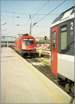 Die �BB 1016 010-6 �bernimmt den EC  Transalpin  in Wien West Bf.