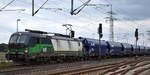 LTE Logistik und Transport GmbH, Graz [A] mit der geleasten ELL Vectron  193 511  [NVR-Nummer: 91 80 6193 511-3 D-ELOC] und einem Getreidezug am 01.10.25 Höhe Bahnhof Rodleben.