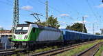 Salzburger Eisenbahn Transport Logistik GmbH, Salzburg [A] mit ihrer  487 001-0  [NVR-Nummer: 91 85 4487 001-0 CH-SRA] und einem Containerzug für Holzhackschnitzel (leer) am 08.09.25 Höhe