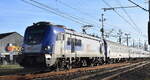 PKP Intercity spółka z o.o., Warszawa [PL] mit der newag Griffin   EU 160-004  [NVR-Number: 91 51 5170 091-0 PL-PKPIC] und einem IC-Zug kurz vor der Einfahrt Bahnhof Szczecin (Polen),