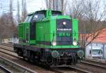 Die sch�ne gr�ne V 100-BUG-01 (98 80 3201 110-4 D-BUG, BJ.1969), 26.11.09 Berlin-Karow.