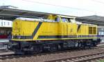 Die RP-Eisenbahn GmbH (Regio Infra Service Sachsen GmbH) mit ihrer V 100.01 (9280 1 202 481-8 D-RPE, LEW Bj.1972) auf dem Durchfahrtgleis Bhf.