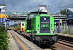 V 100-BUG-04 [NVR-Nummer: 92 80 1202 240-8 D-BUG] mit Niederflurwagen beladen mit einer Raupenmaschine (Drucksondiereinheit der Fa.