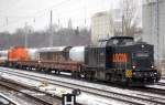 Bauzugeinsatz mit LOCON 218 (92 80 1203 124 3D-LOCON) und dahinter mittig LOCON 216 (92 80 1203 142-5 D-LOCON) am 26.11.10 Berlin Greifswalder Str.