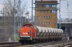 hvle V160.1 (92 80 1203 012-0 D-HVLE) mit firmeneigenen Sch�ttgutwagen am 11.04.12 Bhf.