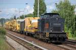 LOCON 218 (203 124-3) mit Gleisbaumaschinenzug u.a mit Gleisschotterreinigungsmaschine P&T RM 801-1 der DB Bahnbau Gruppe und Gleisbauschienenkran KRC 810 T der Fa.