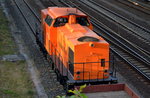 BBL 09 (92 80 1203 122-7 D-BBL, LEW Bj.1973) mit einem Drehgestell-Flachwagen unterwegs zur Industrie Übergabe Nordost am 26.09.16 Berlin-Springpfuhl.