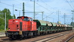 WFL Lok 21/203 113-6 mit einem Schotterzug aus grünen ITL Schüttgutwagen bestehend am 23.07.16 Bf.