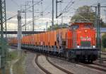 hvle V160.5 (92 80 1203 143-3 D-HVLE) mit dem M�llzug der Berliner Stadtreinigung bei der Durchfahrt im Bhf.