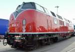 Auf Hochglanz gebracht und remotorisiert und trotz seitlicher Delle ein optischer Genuß, 221 145-6 (92 80 1221 145-6 D-PEG) auf der Inno Trans 2014 am 24.09.14 