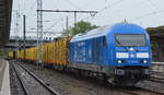PRESS 253 015-8 (223 052-2) mit Stammholz-Transportzug am 16.05.17 Durchfahrtgleis Bf. Berlin-Lichtenberg. 