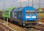 PRESS 253 014-9 (92 80 1223 051-4 D-PRESS, Bj.2004)am 13.08.09 mit einem Zug Transportwagen f�r Holzhackschnipsel Richtung Berlin Spandau, Berlin Beusselstr.