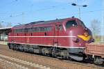 Nochmal as anderer Perspektive, die CLR 1151 Nohab 227 009-8 mit Zug im Bhf.