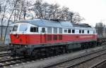 DB Schenker Rail Polska mit 232 092-7 und einem leeren Güterzug Drehgestell-Flachwagen am 04.12.15 Gbf.