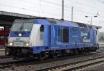 IGT 246 011-1 bei der Durchfahrt Bhf.