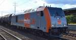 hvle 246 010-3 mit einem Kesselwagenzug (Ethanol) am 27.09.15 Durchfahrt Bhf.